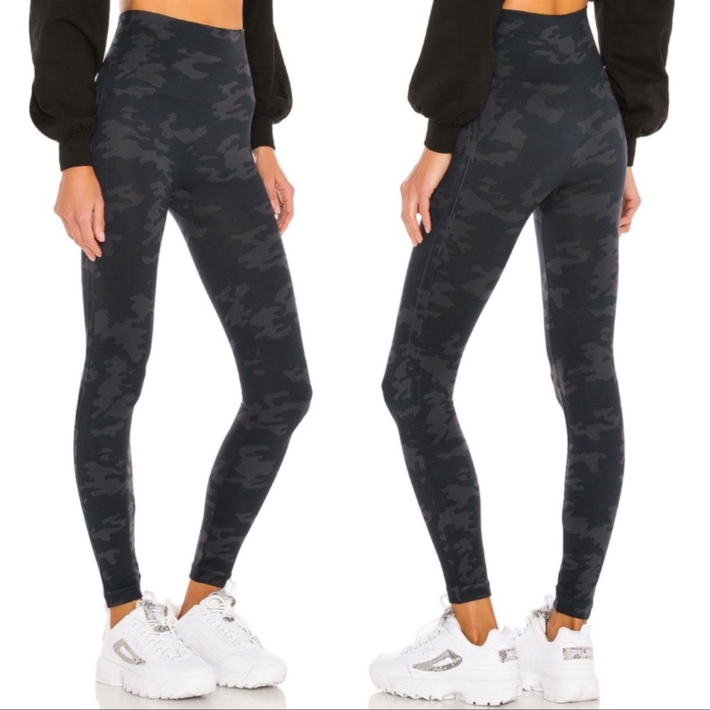 Spanx Look At Me Now Leggings in Black Camo Size 1X